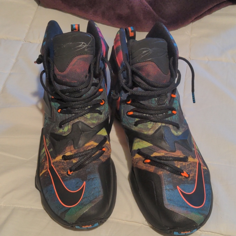 Lebron James 13 "Akronite" Size 11.5